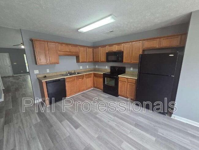 Building Photo - 1214 Timber Creek Dr