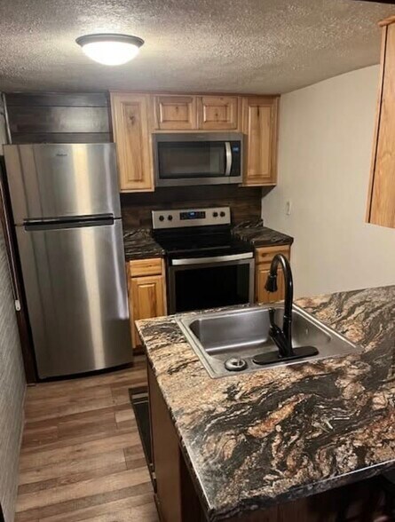 Building Photo - 1637 Otlahurst Dr