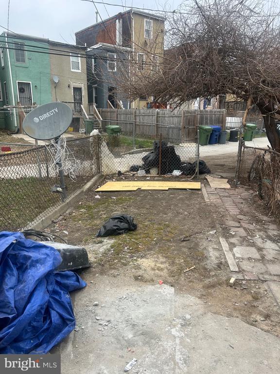 Building Photo - 1705 N Mount St