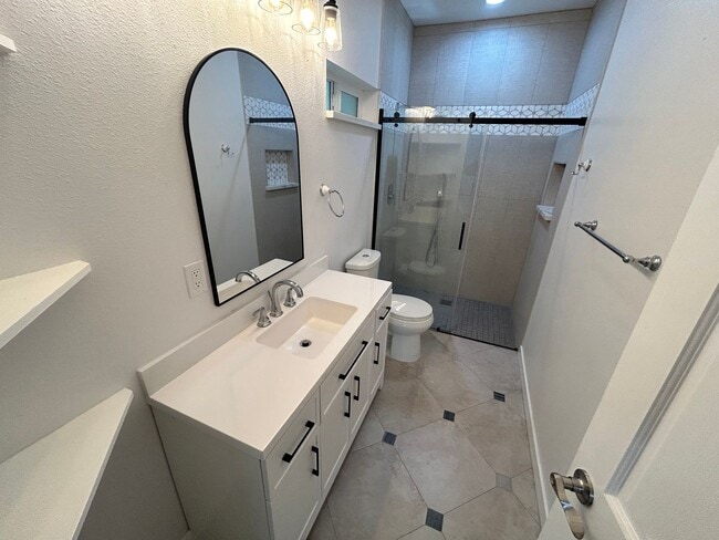 Building Photo - 3 Bedroom 2 Bath Home Modesto Ca