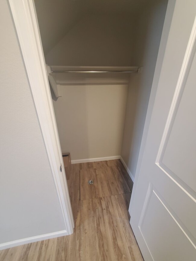 Building Photo - Beautiful and Spacious 3BR House in Freder...