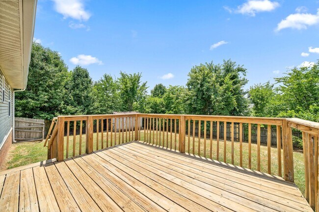 Building Photo - 339 Pioneer Dr