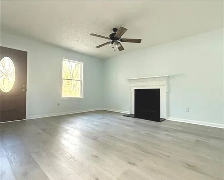 Building Photo - 5075 Forest Downs Ln