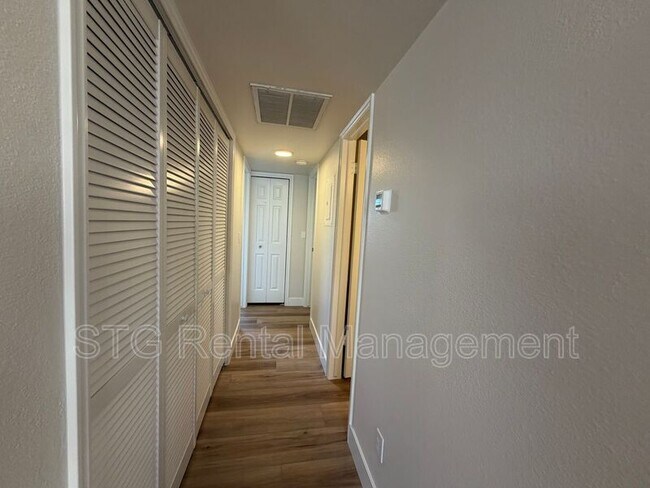 Building Photo - 462 W 300 N