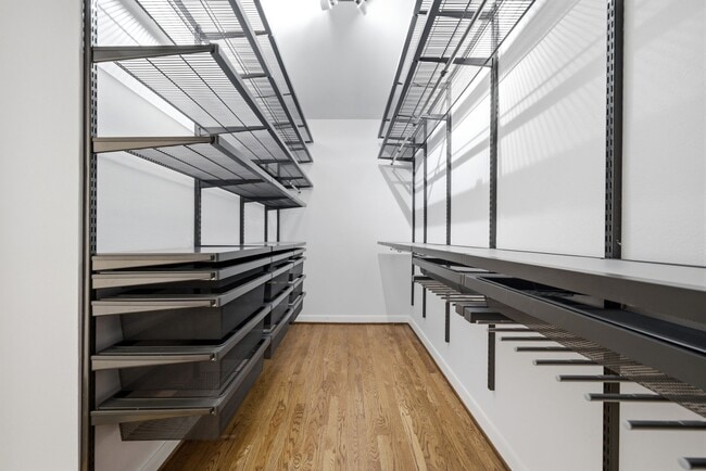 Building Photo - 3333 Allen Pkwy