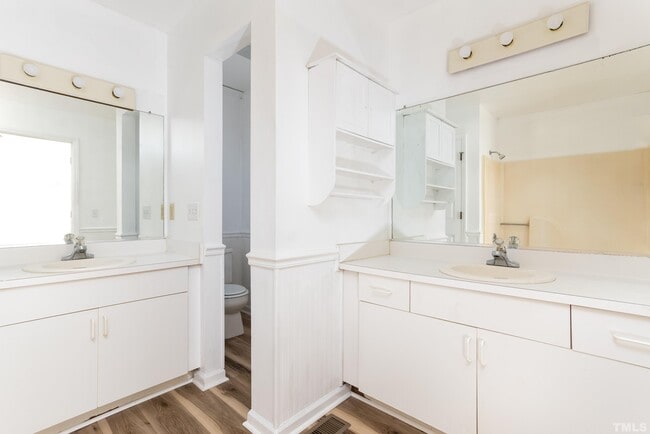 Building Photo - 326 Wilson St