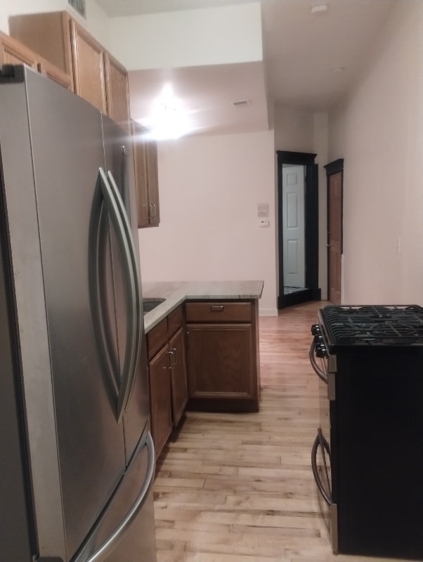 Building Photo - 1942 W Division St