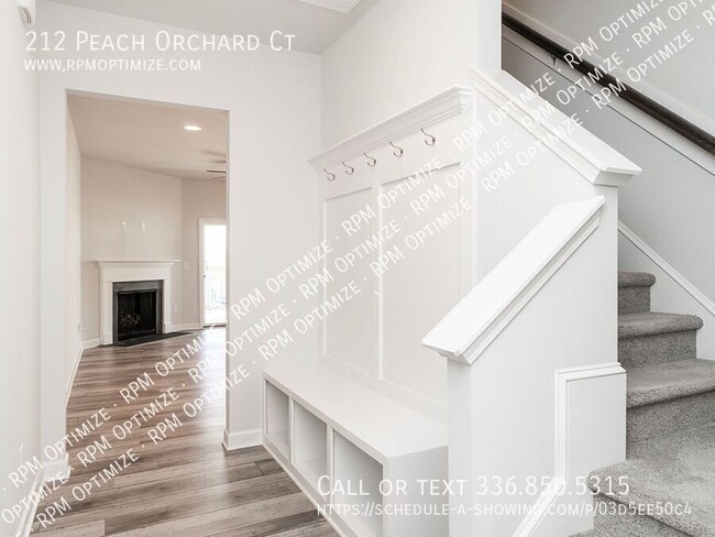 Building Photo - 212 Peach Orch Ct