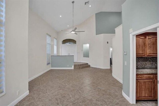 Building Photo - 11032 Boston Dr