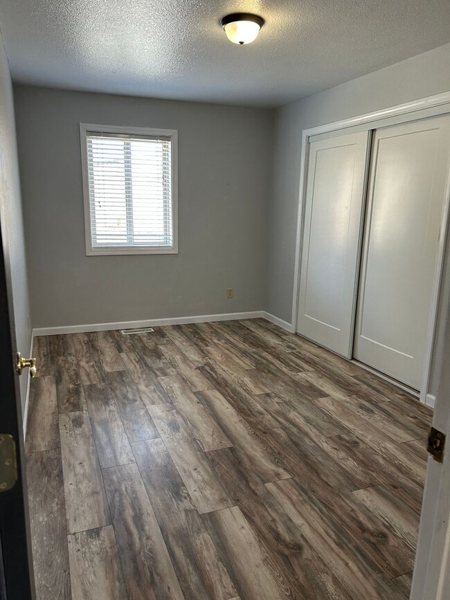 Building Photo - Beautiful 10 Acre Property Columbus, MT!