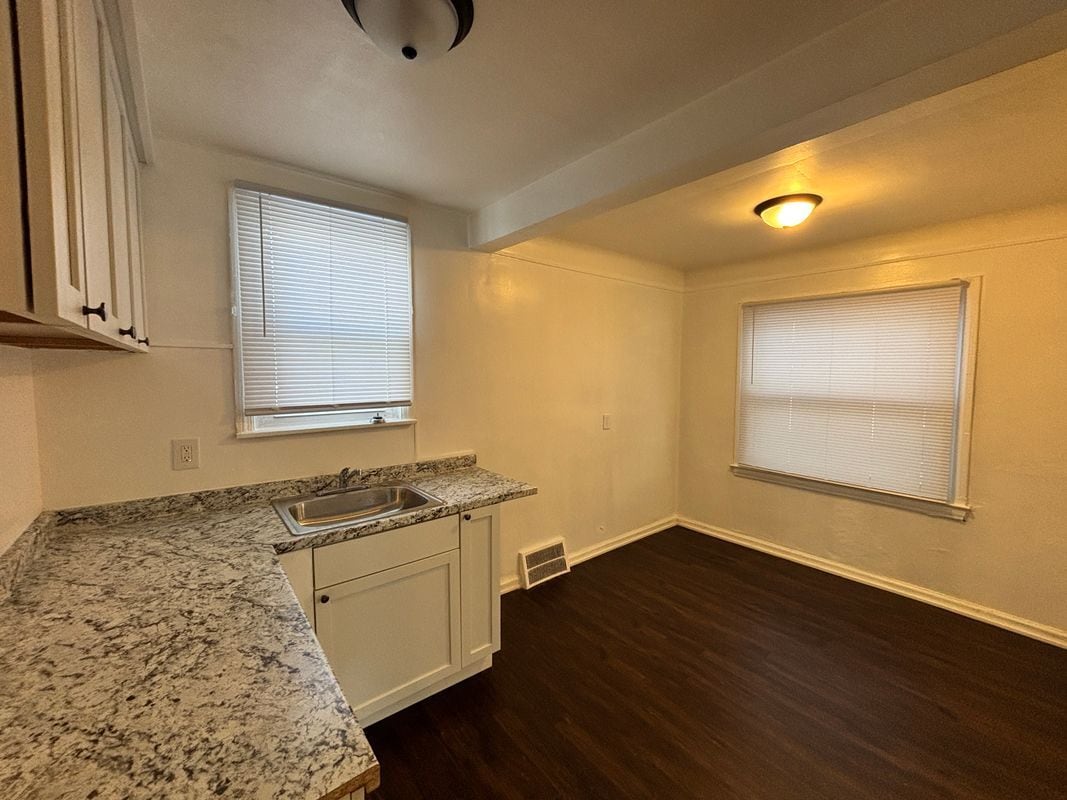 Building Photo - 20059 Bloom St