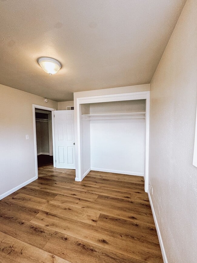 Building Photo - Newer Remodeled 2 Bed, 1.5 Bath – Private & Tucked Away Gem