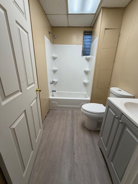 Building Photo - 516 2nd St