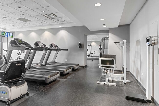 Building Photo - 130 N Garland Ct