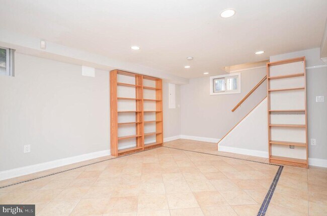 Building Photo - 7205 46th St