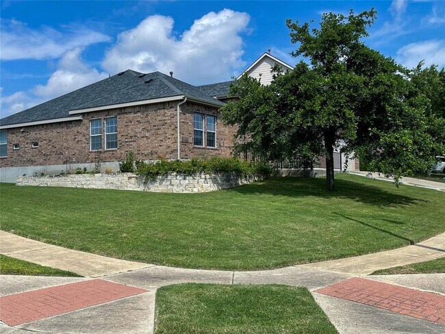 Building Photo - 120 Fred Couples Dr