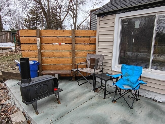 Building Photo - 1125 Molitor Rd