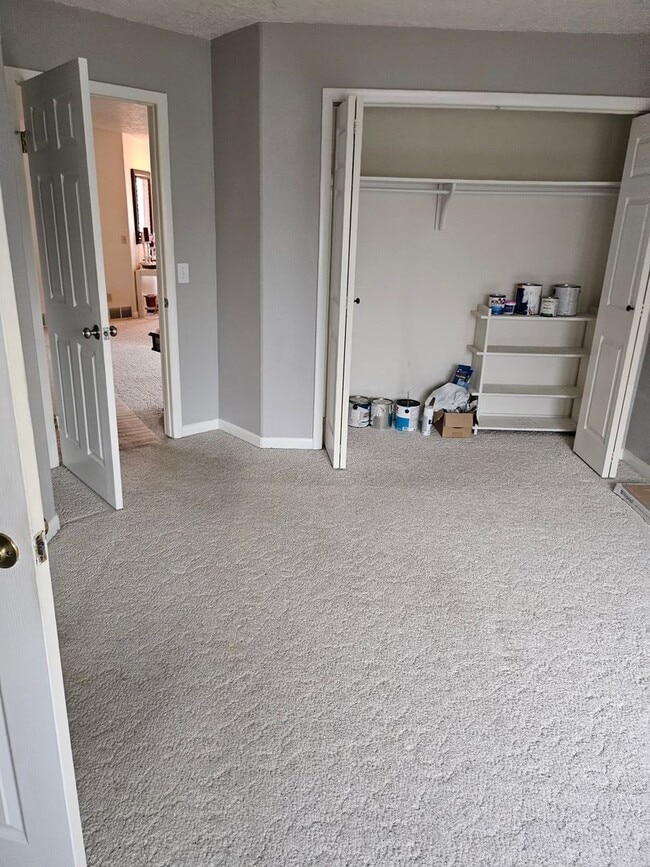 Building Photo - 837 W 30 S St