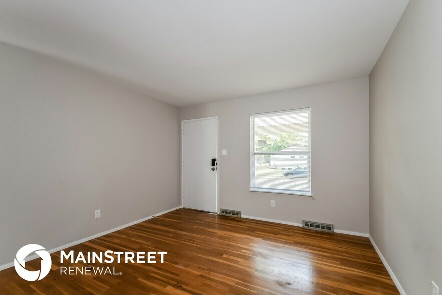 Building Photo - 1095 Cedar Pl