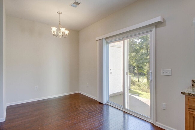 Building Photo - 9083 Parlor Dr