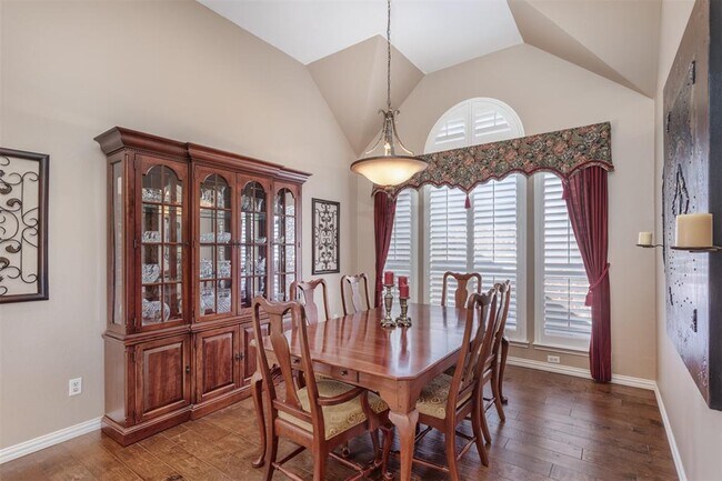 Building Photo - 8803 Falcon View Dr