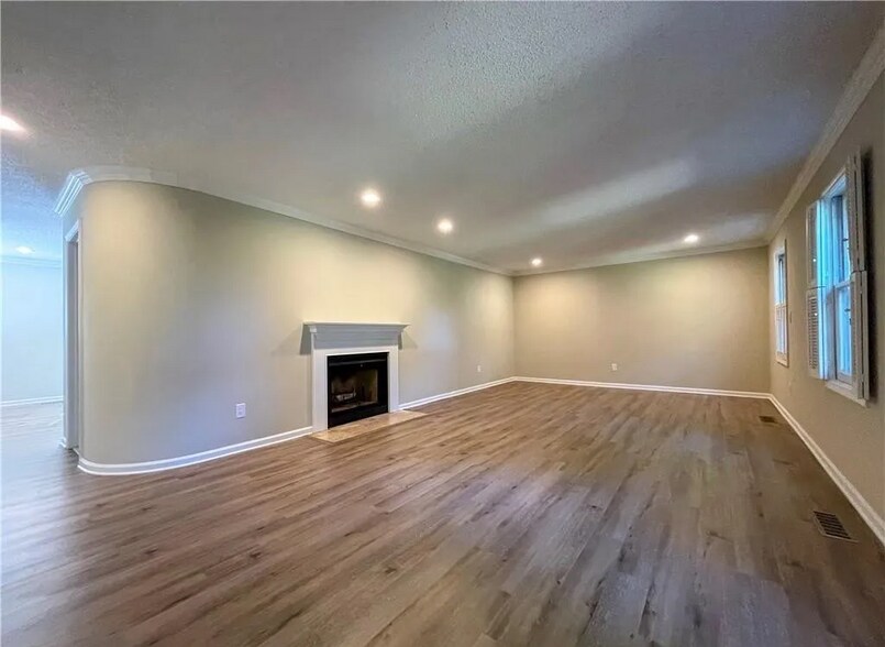 Living Room - 450 Center St