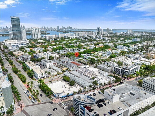 Building Photo - 731 6th St