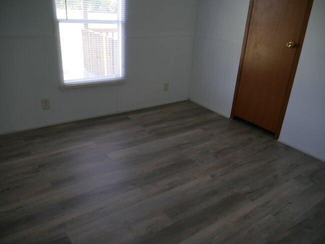 Building Photo - Adorable mobile home in Quitman