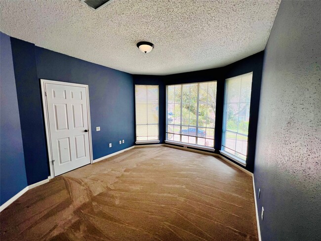 Building Photo - 16079 Hidden Acres Dr