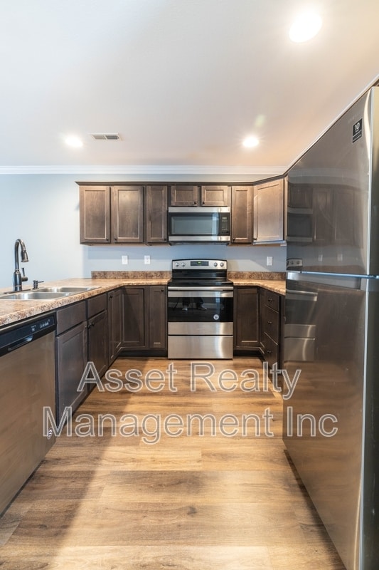 Building Photo - 924 Warrior Hill Dr