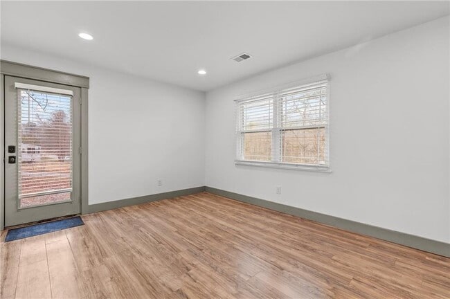 Building Photo - 4409 Doc Sams Rd