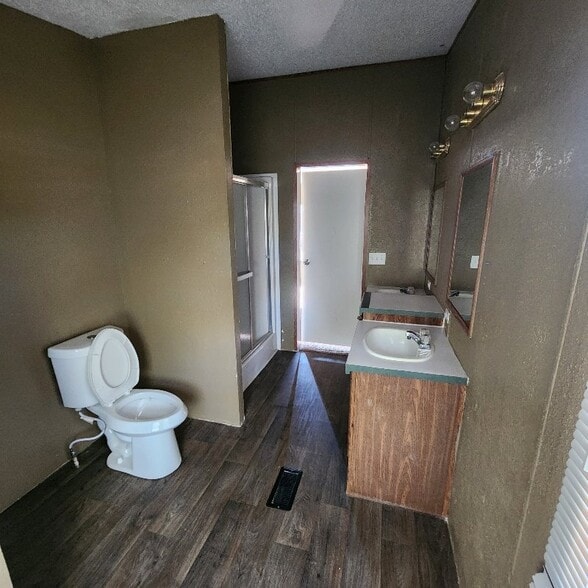 Building Photo - 15271 Country W Dr