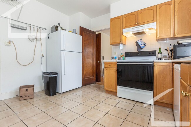 Building Photo - 9/1 Huge 4BR/2BA near Comm Ave, Brighton C...