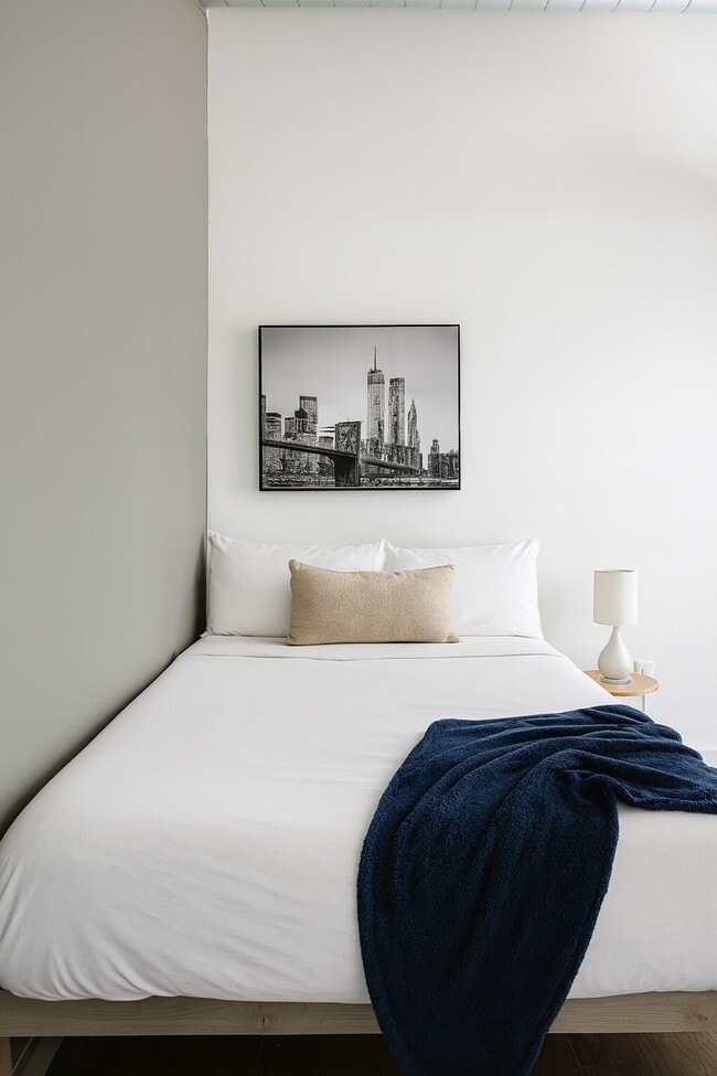 Building Photo - 500 W 7th St N