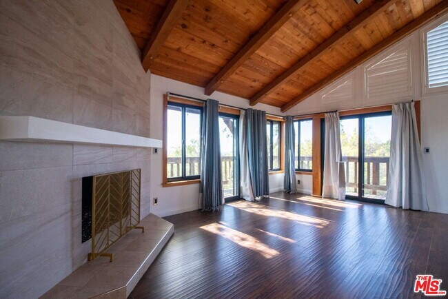 Building Photo - 11619 Lerdo Ave