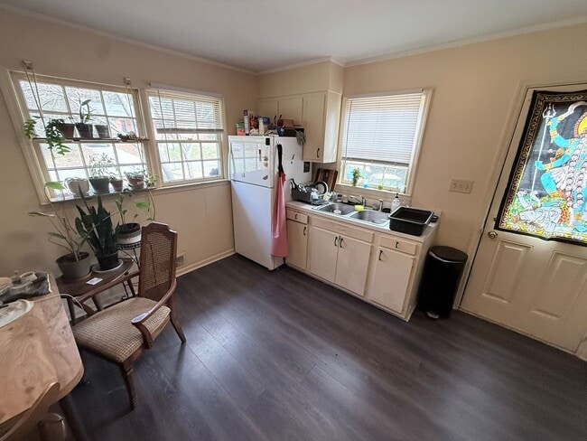 Building Photo - Riverdale Duplex Available July 2026