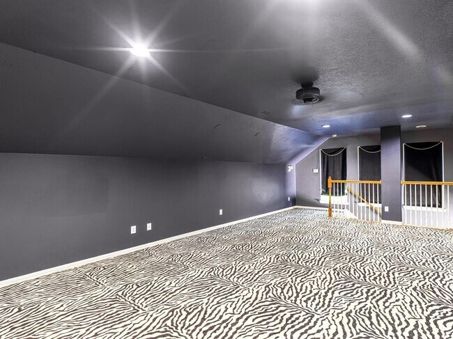 Building Photo - 3006 E Park at Fairdale