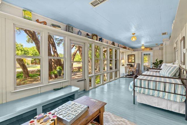 Building Photo - 501 Mulberry St