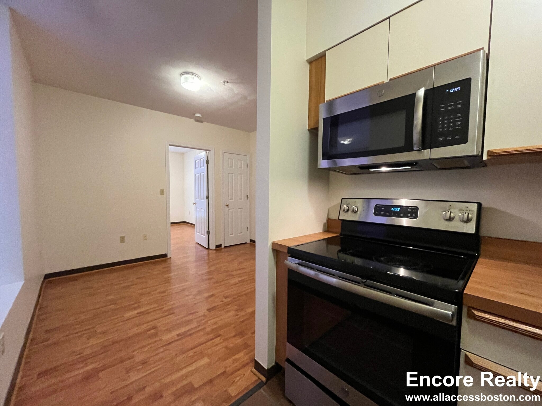 Building Photo - 81 Essex St