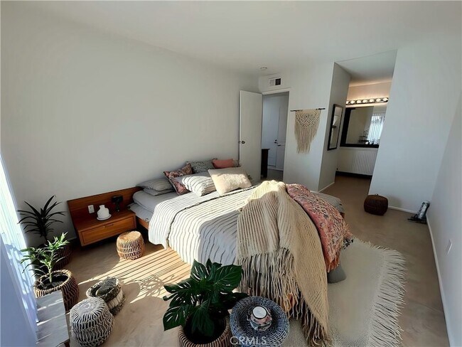 Building Photo - 51049 Eisenhower Dr