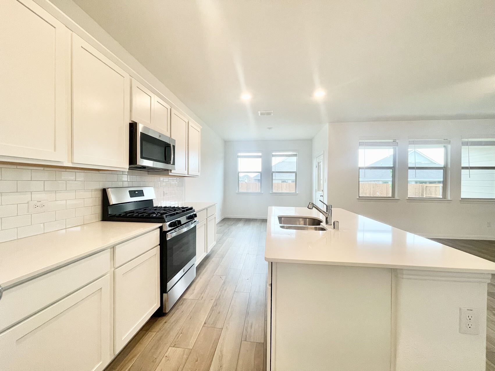 Building Photo - 1217 Sassafras Dr