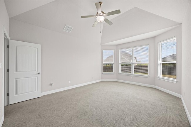 Building Photo - 187 Glass Mountains Wy