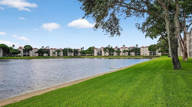 Building Photo - 6193 Pointe Regal Cir
