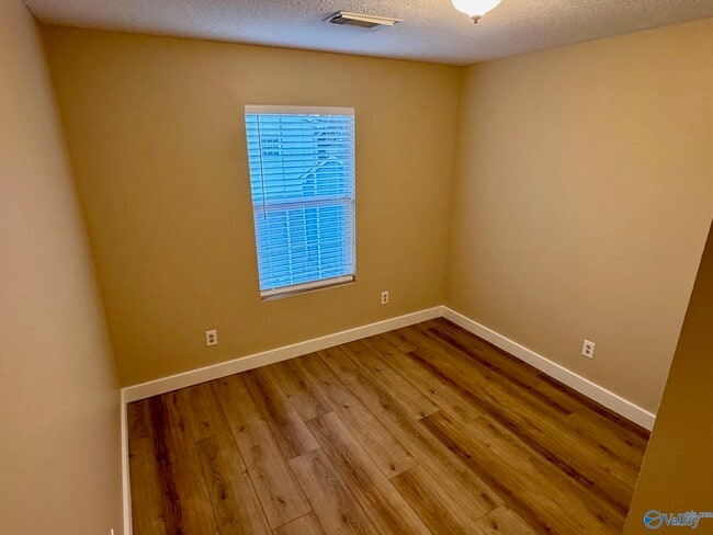 Building Photo - 4013 Pine Ave SW