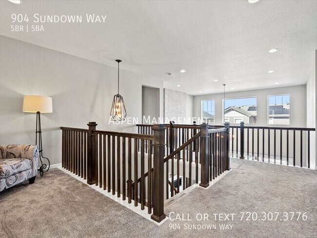Building Photo - 904 Sundown Way