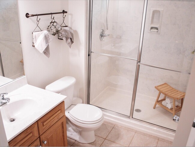 Building Photo - 807 Coldwater Creek Cir