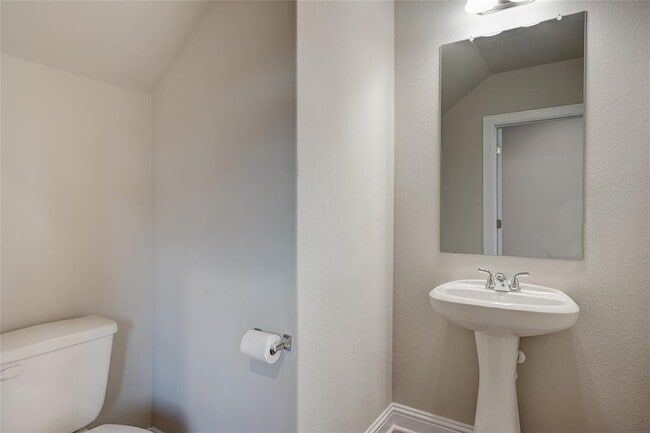 Building Photo - 135 Living Reef Dr