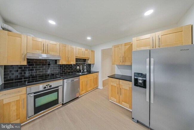 Building Photo - 68 Orchard Dr