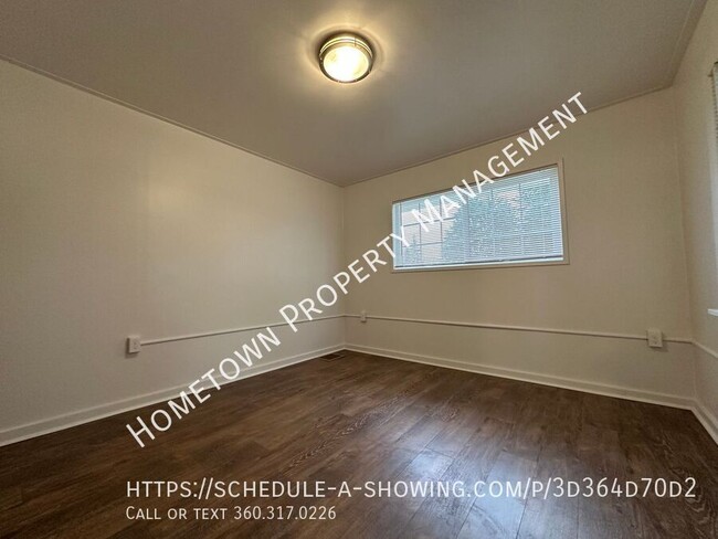 Building Photo - Remodeled 2 Bedroom Home - Available NOW!