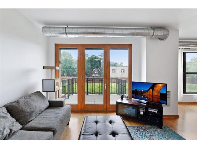 Building Photo - 15 E Franklin Ave